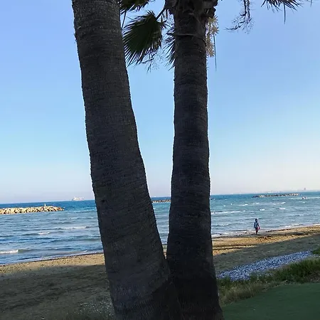 Seawalker Trible Bedroom * לרנקה