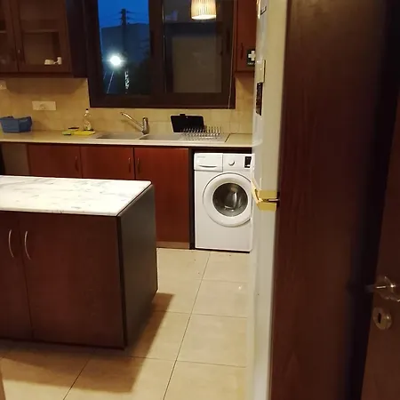Seawalker Trible Bedroom * לרנקה