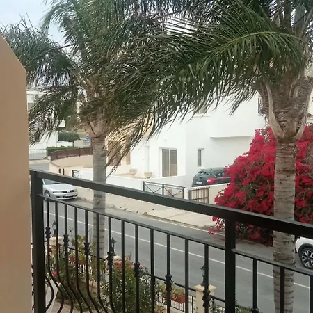Seawalker Trible Bedroom Appartement Larnaca